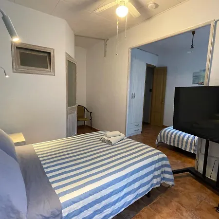 Gæstehus P&r Hostals Tort 3*